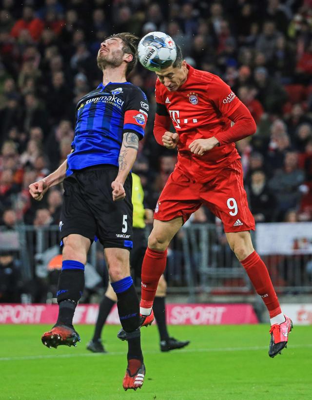 场上至少有 场上至少有